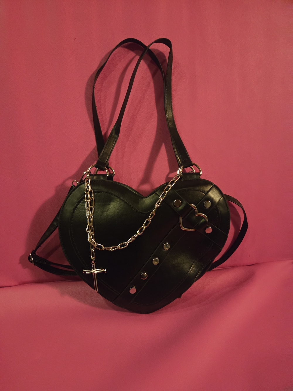 Black Heart-Shaped Crossbody Bag with Chain Accents